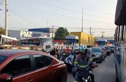 Paralisação do transporte especial provoca congestionamentos em avenidas e deixa Manaus em alerta