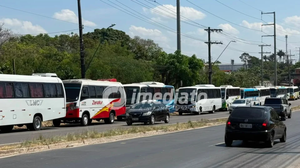 Prefeitura esclarece que paralisação do transporte especial não tem relação com administração municipal