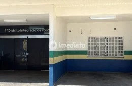 VEJA FOTOS: Criminosos invadem dependências de delegacia e furtam cobre e compressor de ar-condicionado em Manaus