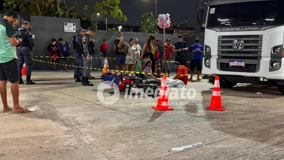 Adolescente de 17 anos morre após ser arrastado por caminhão em acidente no bairro Compensa