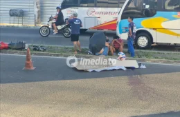 VÍDEO: Motociclista morre após passar mal, invadir contramão e colidir com outra moto na Avenida Torquato Tapajós