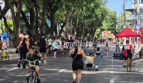 Faixa liberada em Manaus ganha aulas de patinação e atrai famílias para manhã de esporte e lazer