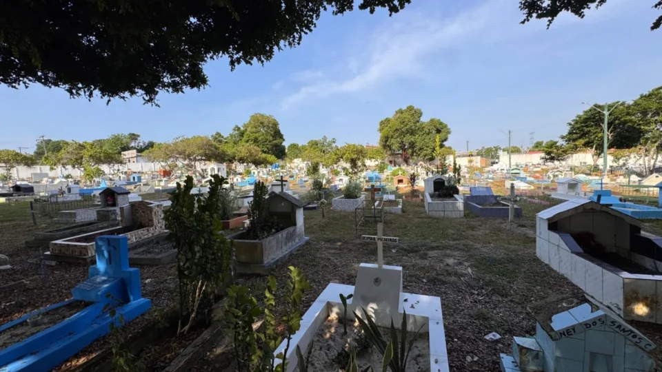 Confira os horários de funcionamento de cemitérios no Dia do Pais