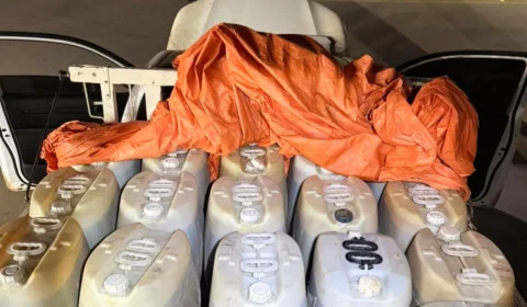 FLAGRANTE: PM apreende 800 litros de gasolina que seriam levados para garimpo no Amapá
