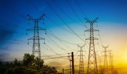 Conta de luz seguirá com bandeira amarela em agosto