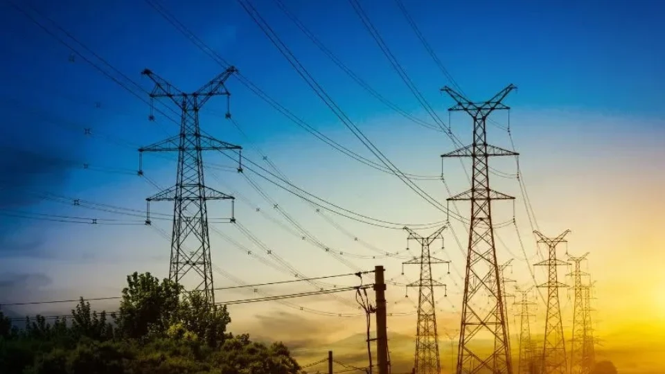 Conta de luz seguirá com bandeira amarela em agosto