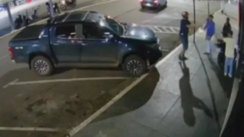 Homem que invadiu casa de shows atirando por causa de capacete vai a júri popular em RO