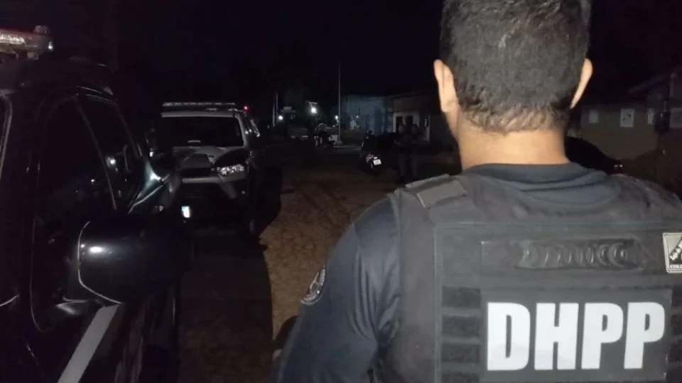 EXECUÇÃO: jovem de 23 anos é morto a tiros enquanto conversava com amigos