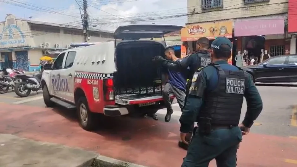 Jovem de 19 anos é preso por tráfico de drogas durante operação no Icuí, em Ananindeua