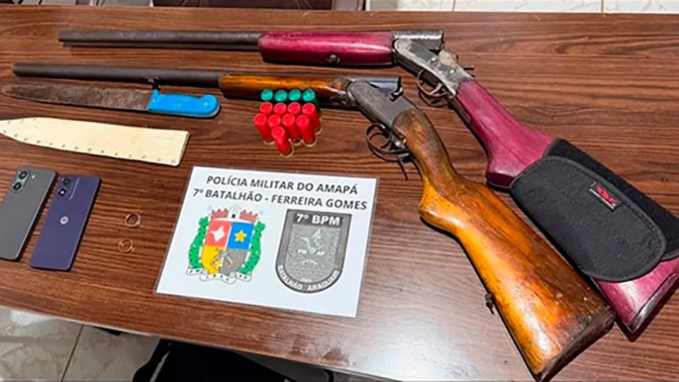 FLAGRANTE: Dupla é presa com duas espingardas calibre 12 perto de hidrelétrica no Amapá