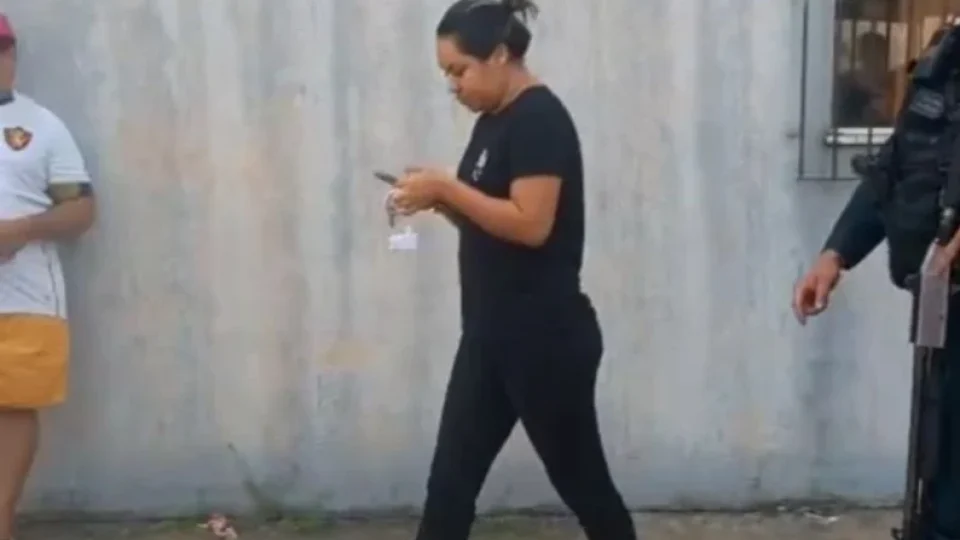 Crianças sofrem queimaduras com óleo quente em Ananindeua e mulher é levada para a delegacia; PM detalha ocorrência