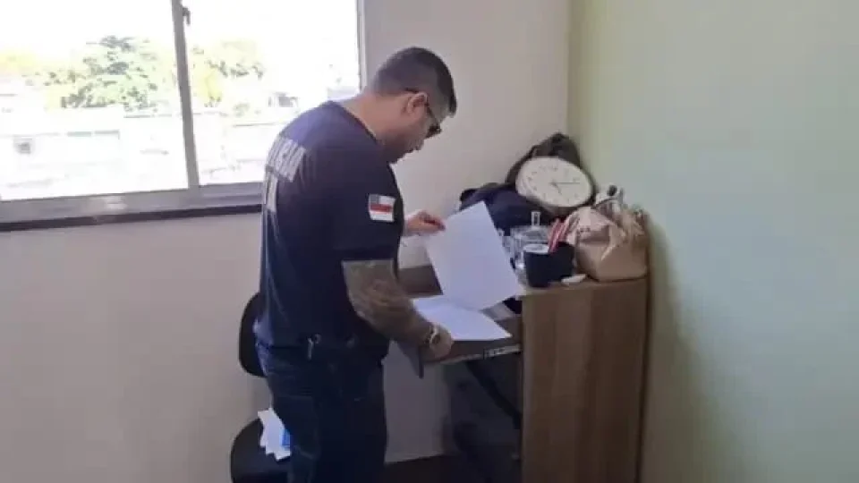 Avalanche do Cinismo: Quando Supostos Criminosos Vestem Terno, Usam Script e Enganam com “Bom Dia”
