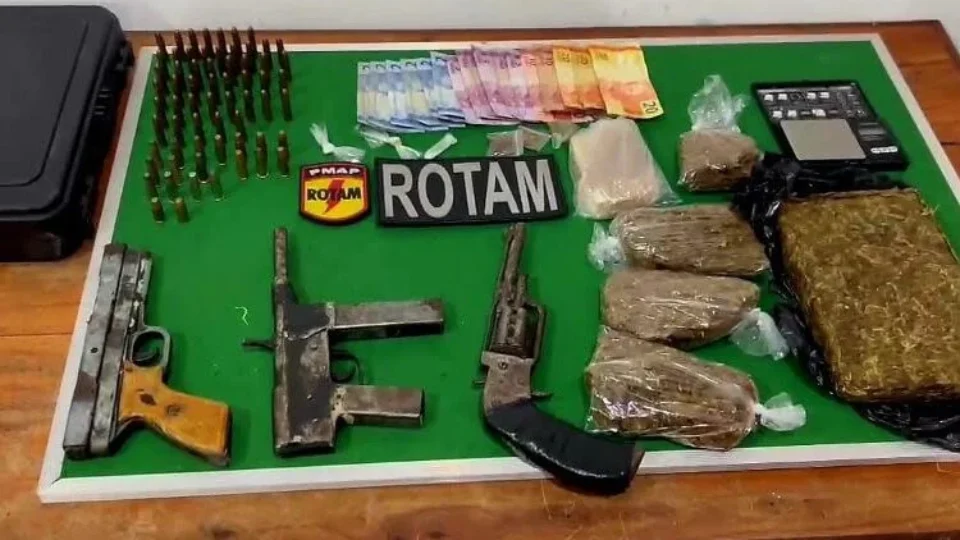 FUGA FRUSTRADA: suspeitos abandonam drogas e armas durante operação no Zerão