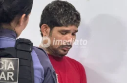 Homem tenta fugir da polícia, mas é preso com oxi e balança de precisão no bairro Petrópolis