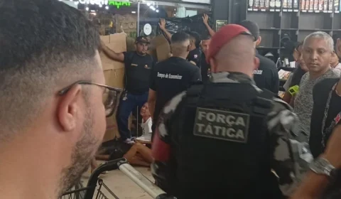 Venezuelano é morto a facadas em frente a supermercado em Boa Vista