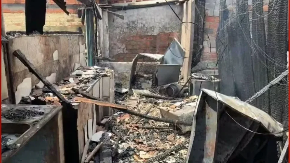Máquina de lavar pega fogo e destrói apartamento em Cacoal