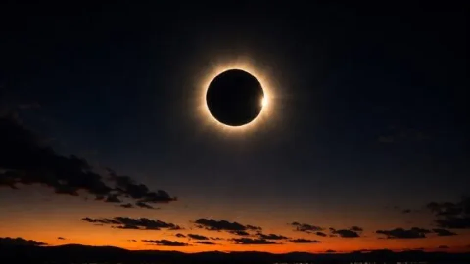 Eclipse solar total acontece nesta quarta; fenômeno não será visto do Brasil