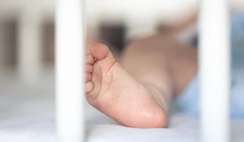 Tia denuncia maus-tratos diários e mulher vai presa após agredir filho de 1 ano no Jorge Teixeira
