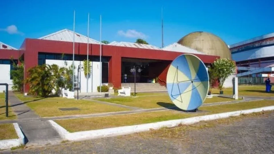 Programação gratuita possibilita observar eclipse em telescópios em Belém