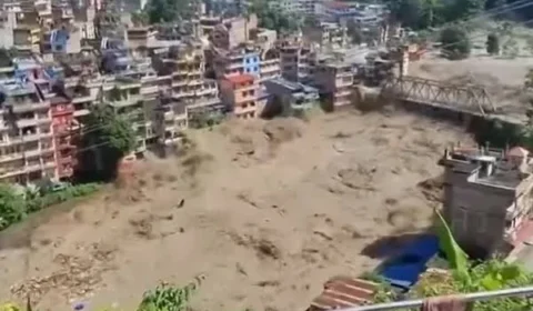 TRAGÉDIA: Avalanche de lama destrói vilas no Nepal e deixa mais de 400 turistas desaparecidos