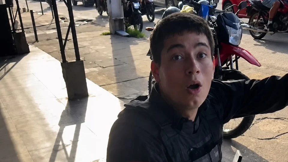 Vídeo mostra mulher sendo agredida por policial militar após acidente em Belém