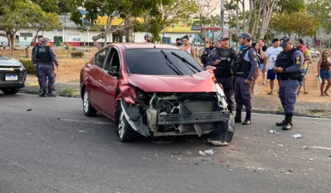 Acidente deixa trânsito parado na avenida Torquato Tapajós