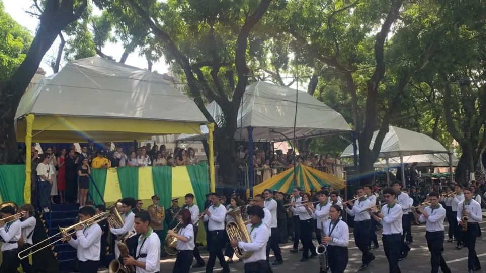 VÍDEO | Desfile de 7 de Setembro reúne cerca de 5,8 mil pessoas em Belém