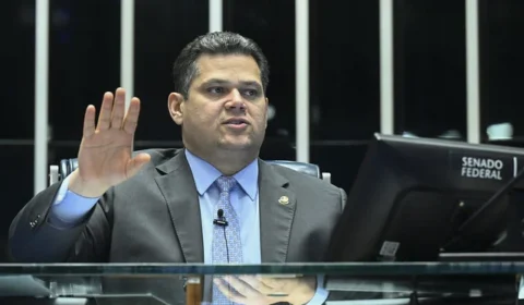 Alcolumbre cobra liberação de mais de R$ 30 milhões em emendas para obras no Amapá em ofício enviado a ele mesmo