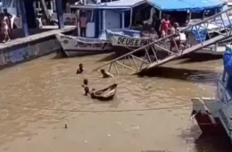 VEJA O VÍDEO | Ponte de trapiche desaba e atinge embarcações em Abaetetuba