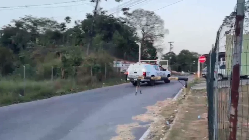 VEJA VÍDEO: Major e aspirante estão entre quatro policiais feitos reféns durante rebelião em Manaus
