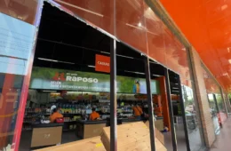 TAXA DO CRIME? | Pet shop amanhece com vidros quebrados na Avenida Independência, em Belém