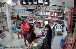 VEJA: Duas mulheres são flagradas furtando produtos de lojas no bairro Pintolândia, em Boa Vista