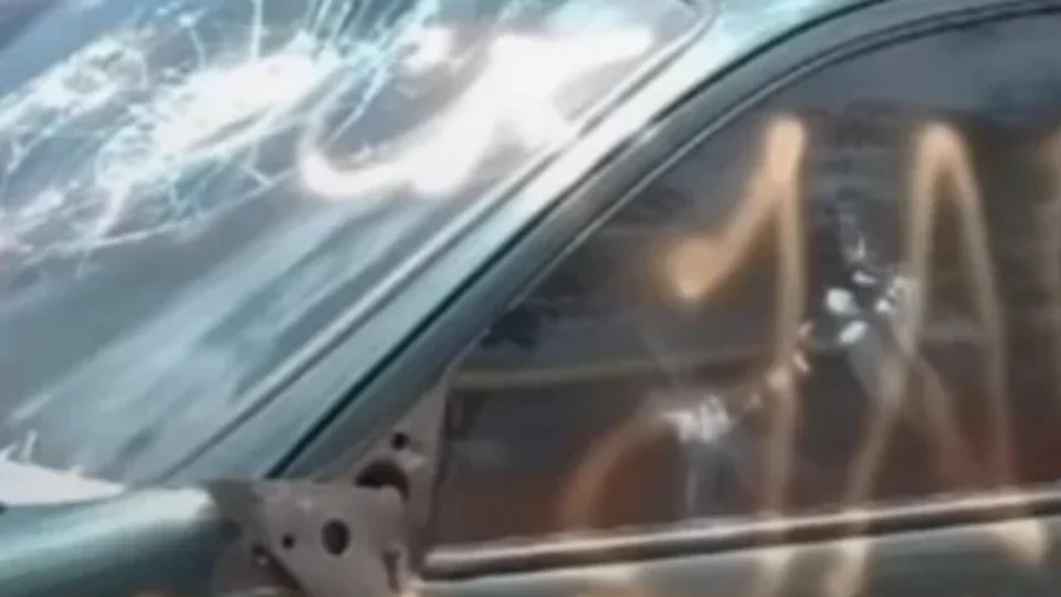 VÍDEO | Professor tem carro danificado após denúncia de suposta importunação sexual em escola no Pará