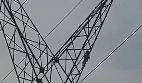 URGENTE | Criança de 5 anos é resgatada do alto de torre em Ariquemes