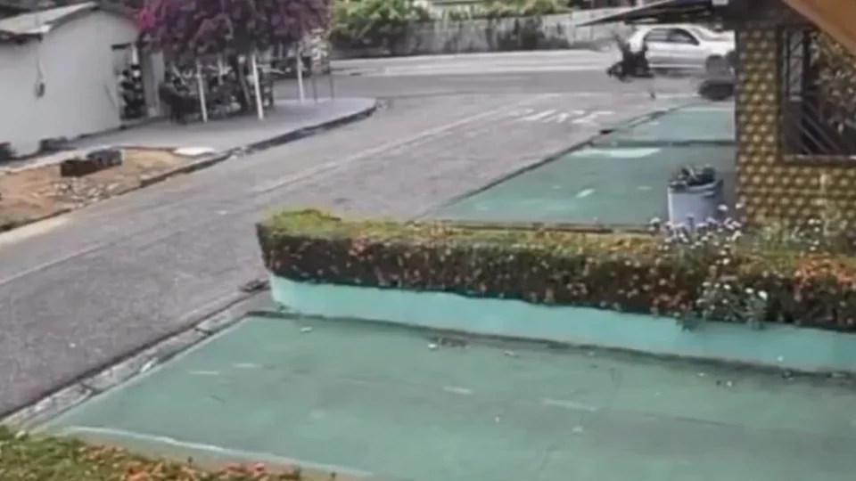 VEJA VÍDEO | Motociclista morre após colisão com carro no Pará