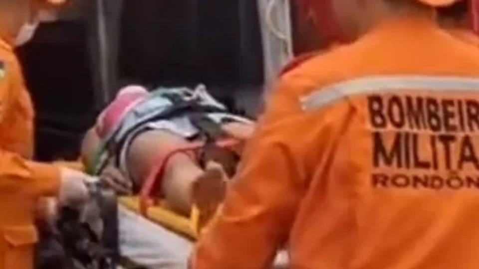 Mulher fica ferida após cair do segundo andar de prédio em Jaru