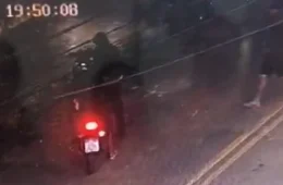 Mãe e filho são derrubados de moto durante roubo em Porto Velho