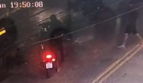 Mãe e filho são derrubados de moto durante roubo em Porto Velho