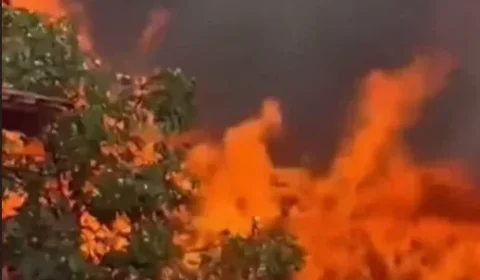 É FOGO | Incêndio de grandes proporções atinge residência em Rurópolis