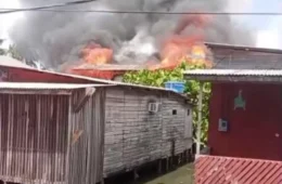 É FOGO | Incêndio deixa 60 desalojados e destrói oito casas em Santana no Amapá
