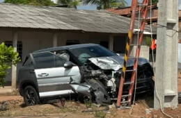 Acidente derruba poste e interrompe energia no bairro Aeroporto, em Boa Vista