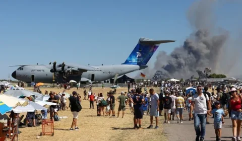 Pilotos de caça morrem durante apresentação aérea na Grécia