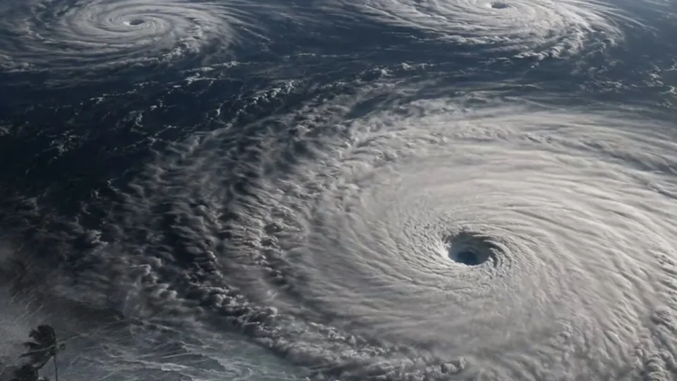 Três furacões são registrados ao mesmo tempo por causa do El niño