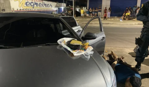 Perseguição termina com dupla presa com drogas na Ataíde Teíve