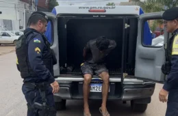 Homem é preso com drogas em terreno desocupado em Porto Velho