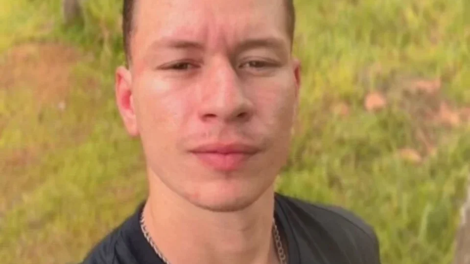 Jovem de 22 anos morre após ser atingido por carreta na BR-364, entre Jaru e Ouro Preto