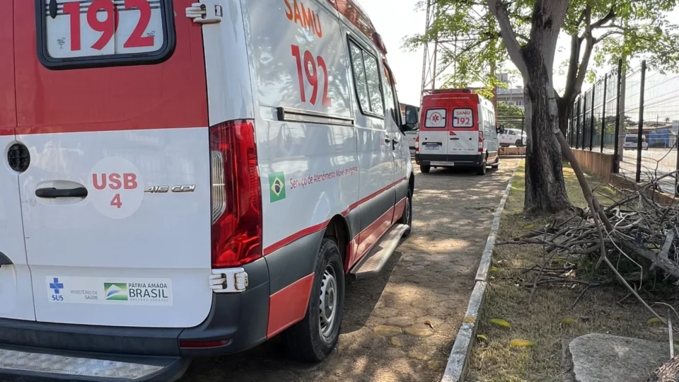 Adolescente de 15 anos furta ambulância e é detido após ser flagrado em zigue-zague na BR-364