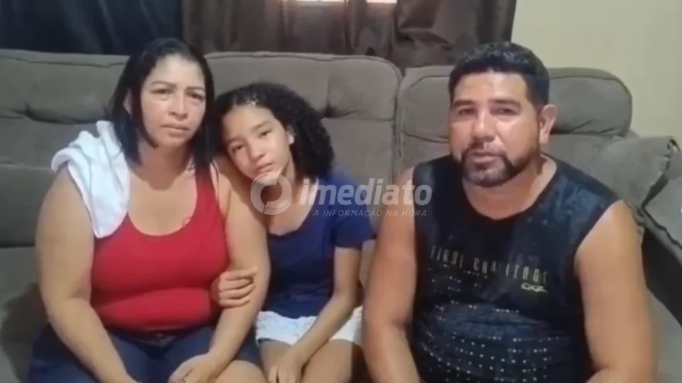Depois de dias de angústia, Maria Vitoria volta para casa e reencontra a família