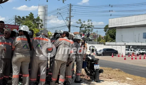 Eletricistas da Norte Tech/Âmbar Energia paralisam atividades em Manaus por reajuste salarial e melhores condições de trabalho