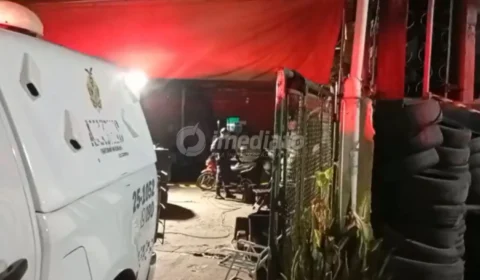 URGENTE: Mulher é encontrada morta com marcas de estrangulamento dentro de borracharia na Compensa